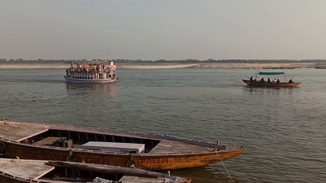 Ганг-кто стирает,кто купается,кто на лодочках катается! смотреть онлайн