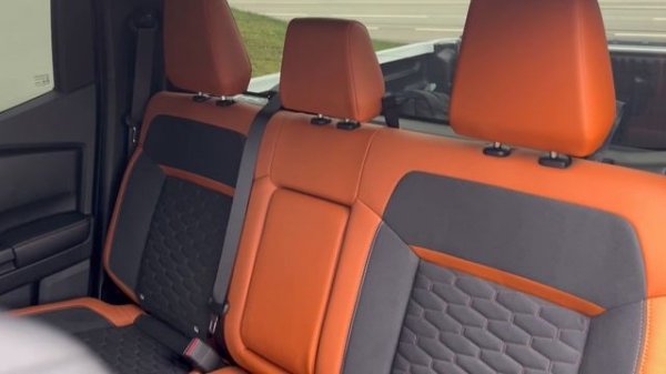 Mitsubishi L200 2025