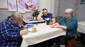 Вся дружная семья в сборе Читаем Ваши комментарии ПОДВАЛ ИЛЬИЧА