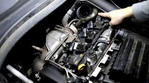 Как легко отсоединить разъём от катушки зажигания на примере двигателя VAG 1.4 TSI