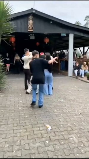 Кто увидит нас, тот сразу ахнет!😂