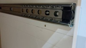 Как установить  шариковые направляющие на шкафчик