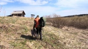 Восстанавливаем заброшенную избу у таёжной речки. Ловим налим на фитили.  Часть 1.