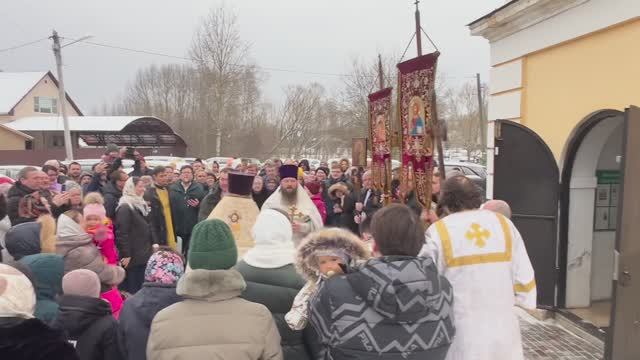 Крестный ход прихожан Храма Рождества Христова 07 января 2025 года смотреть онлайн
