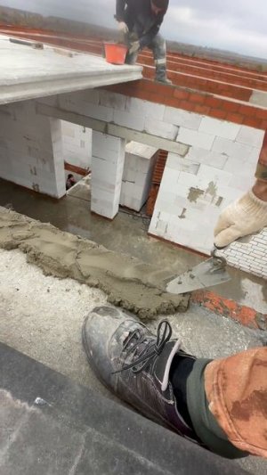 Кладем перекрытие. Четко по технологии.