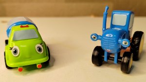 Синий трактор и поливалка