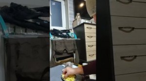 Снежок поел макароны