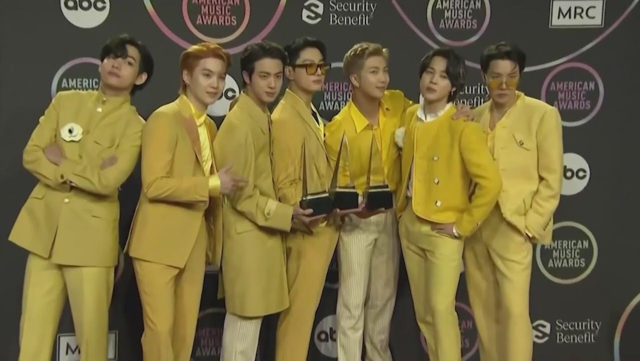 BTS снова появились в районе Бэй с двумя шоу! 2026 (Район Бэй - "бухта залива в Калифорнии смотреть онлайн