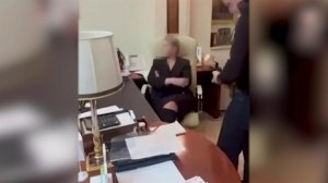 Видео обысков у Юлии Тимошенко опубликовали антикоррупционные ведомства Украины.