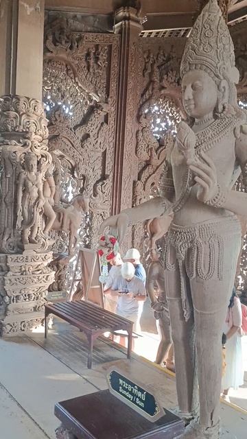 Лучшее время для посещения Храма Истины Не Туристический Храм: Sanctuary of Truth смотреть онлайн