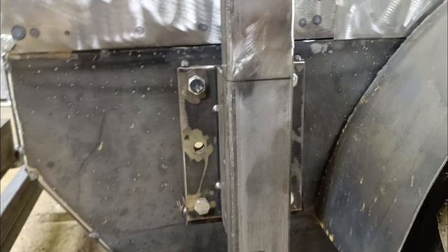 серия 3 минипогрузчик на механике из листового металла смотреть онлайн