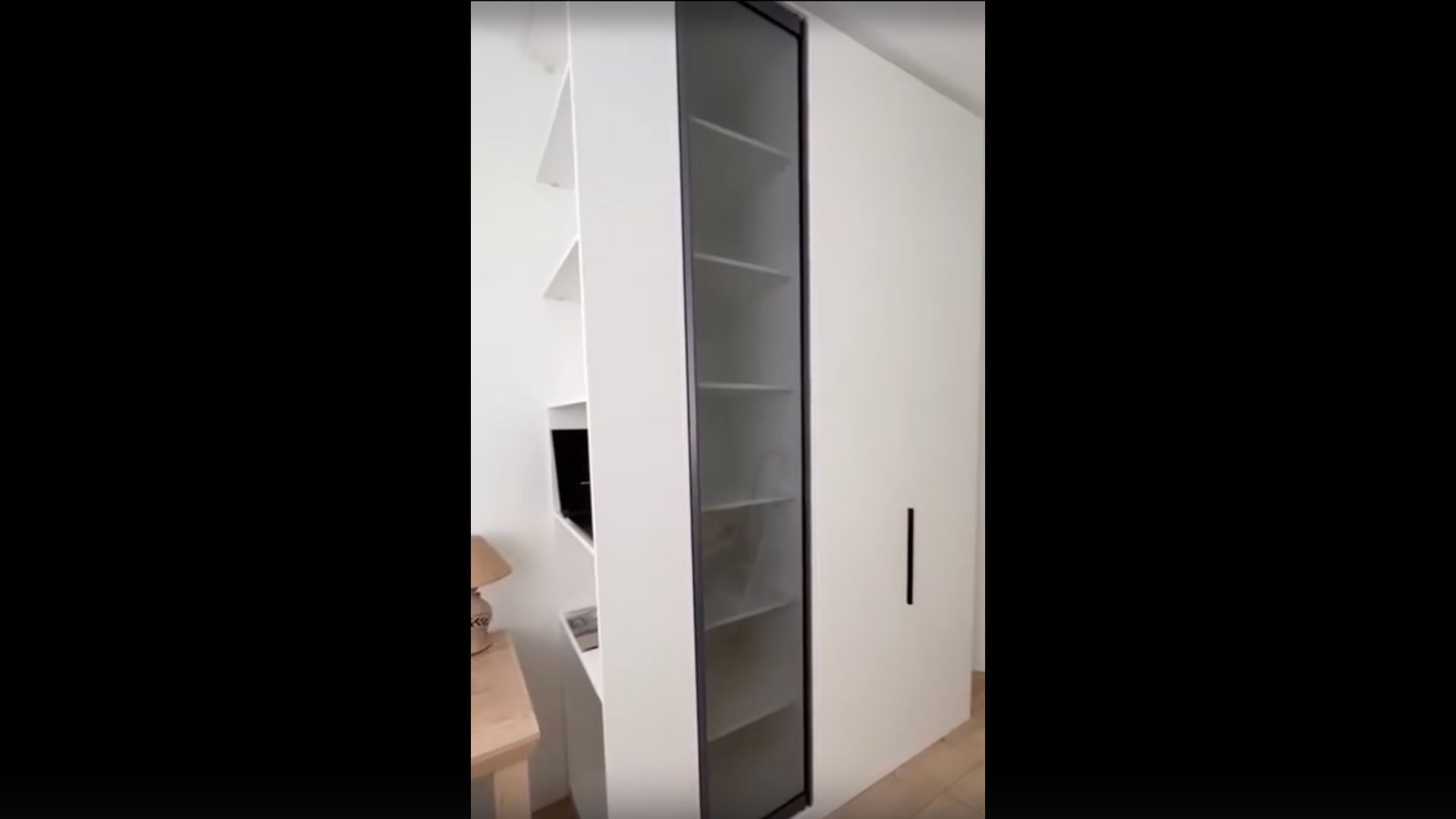 Уникальный шкаф для одежды с рабочим местом в светлых тонах от KOMANDOR- PITER. Отзыв от Олеси