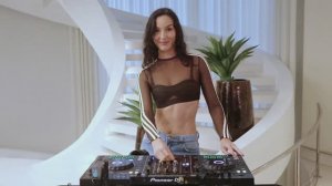 Mary Gripa - SUMMER VIBES AT JURERÊ INTERNACIONAL, SC, BRAZIL, JANUARY 2026