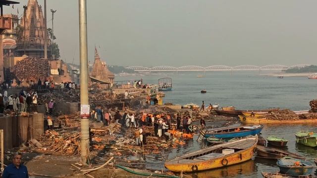 Мост,Ганга,крематорий ... смотреть онлайн