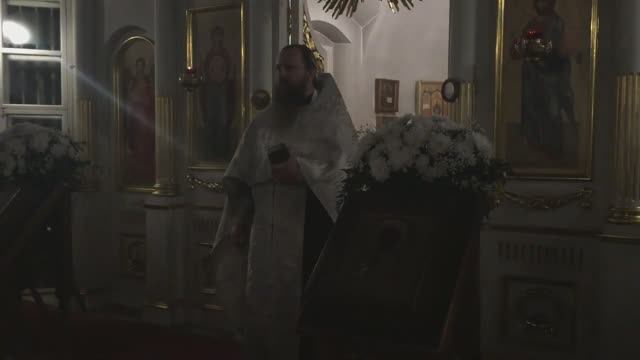 Навечерие Рождества Христова. Завершение вечерней службы 06 января 2024 года смотреть онлайн