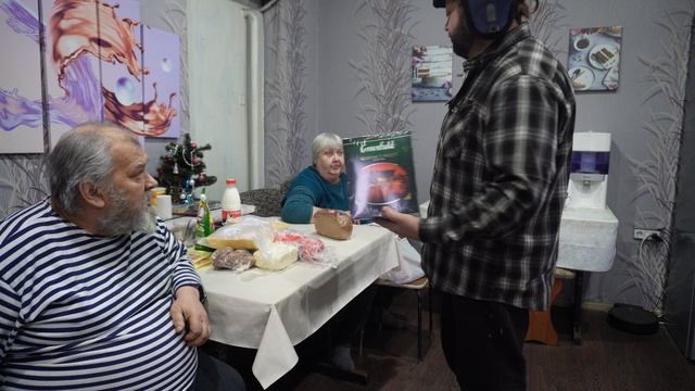 Получила пенсию поехала в продуктовый магазин показываю что я купила