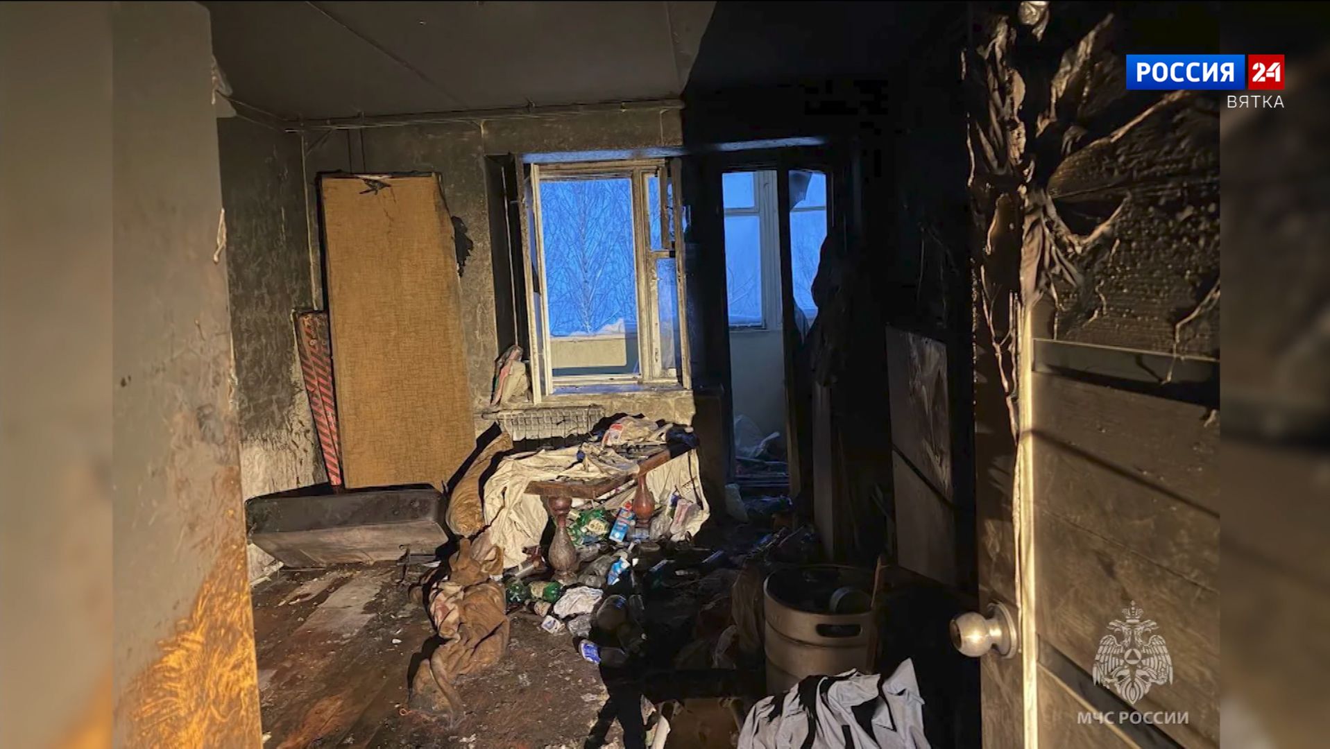 Установлена причина смертельного пожара в жилом доме на улице Северная Набережная города Кирова смотреть онлайн