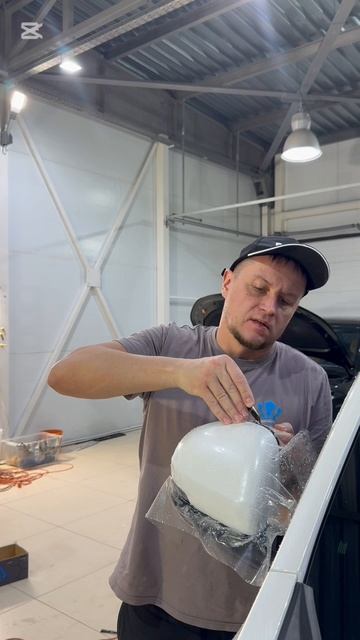 Как наклеить зеркало ?