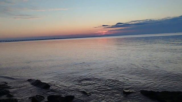 Тихое морозное утро на берегу. Встречаем восход. смотреть онлайн