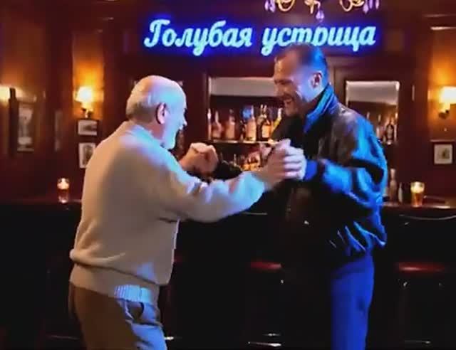 Палыч и Гусь в неожиданном ракурсе 😁 (сериал "Бандитский Петербург") смотреть онлайн