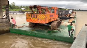 Сильное течение мешает прохождению шлюза.