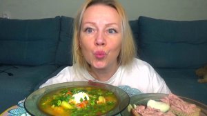 Мукбанг опять наивкуснейший супчик Щи со сметаной, бутеры с пашетом, лук. Еда.