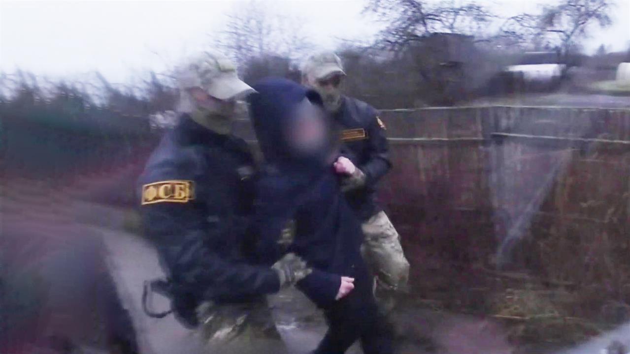 ФСБ предотвратила теракт против сотрудника ОПК в Санкт-Петербурге. смотреть онлайн