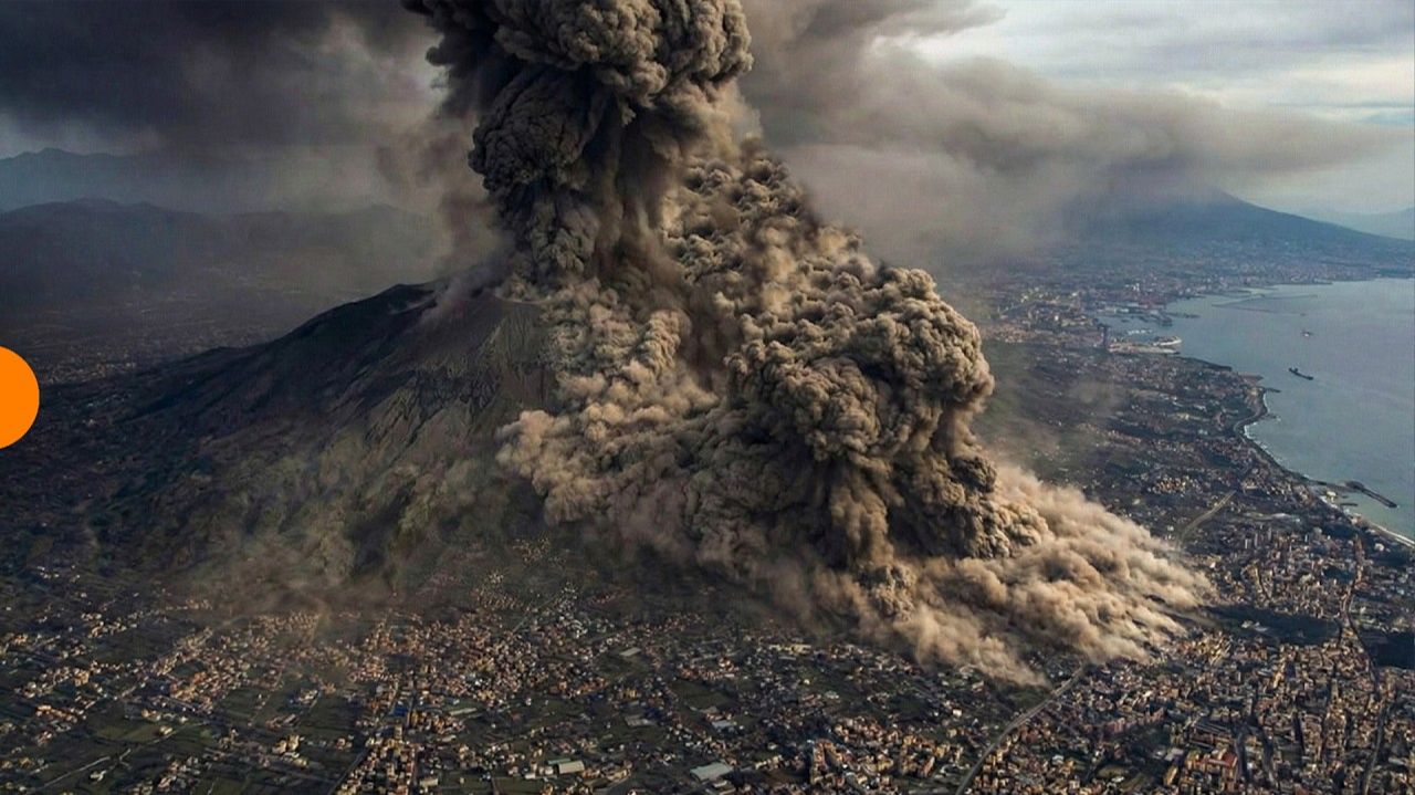 Срочная Эвакуация Неаполя: Везувий извергается ПРЯМО СЕЙЧАС? (Кадры из Италии) смотреть онлайн