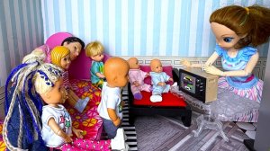 ОТ ДЕТЕЙ НЕ СПРЯЧЕШЬСЯ🤣🤣🤣 Катя и Макс веселая семейка! Куклы Барби мультик ДаринелкаТВ