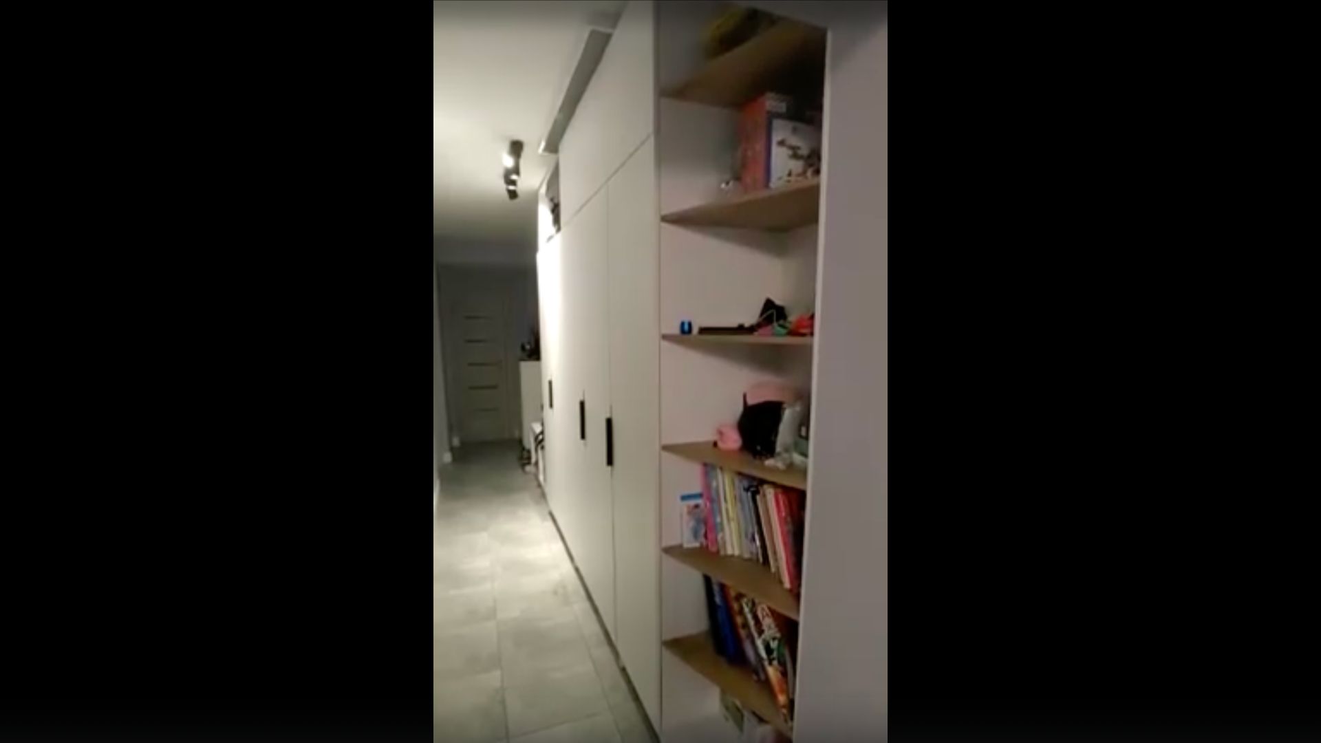 Светлая и очень вместительная прихожая от KOMANDOR - PITER. Отзыв от Екатерины.