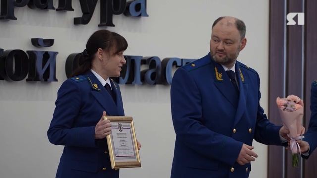 В Ярославле на коллегии наградили отличившихся прокуроров смотреть онлайн