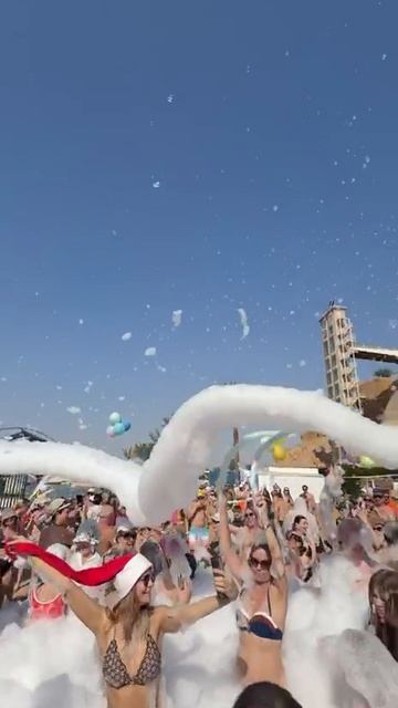 Пенная вечеринка в Египте на Новый год смотреть онлайн