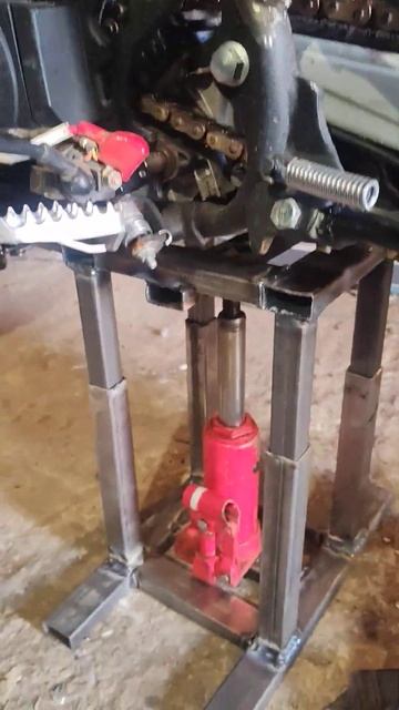 Около ЭНДУРО, пластик одет, собрал домкрат