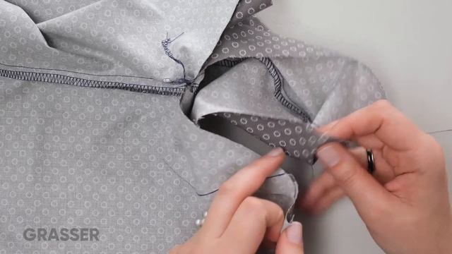 Курс Технология пошива. Втачивание рукава реглан в пройму смотреть онлайн