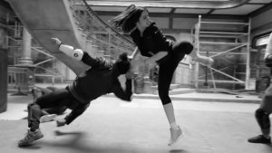 Ана де Армас на съёмках «Не время умирать»