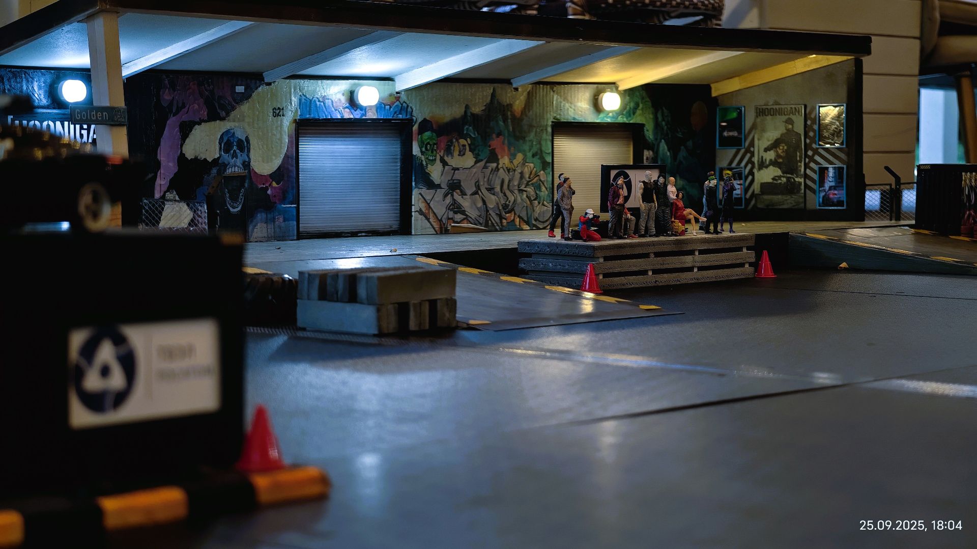 Дрифт на машинках на трассе Donute Garage. Гонки на корпоративе. смотреть онлайн