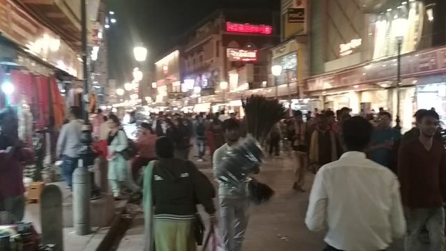 Сколько же тут людей! смотреть онлайн