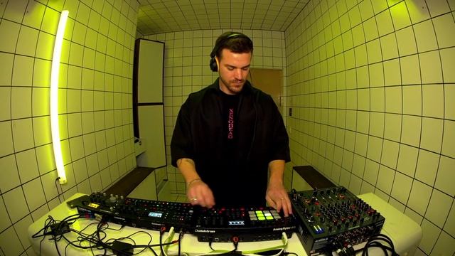 Sera J (LIVE)  HÖR