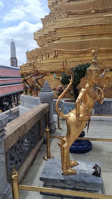 Река шепчет у стен — слышите? Золотые шпили над рекой Чао Прайя: каково внутри Королевского дворца