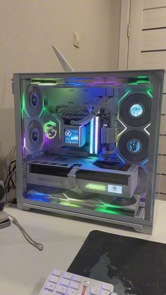 Сборка игрового компьютера в корпусе аквариум Lian li 011 Vision COMPACT смотреть онлайн