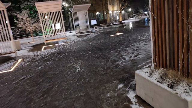 Анапа. Вечерняя площадь у Родины. 15 января 2026. смотреть онлайн