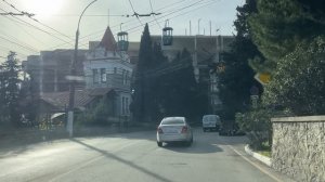 Ялта. По ул. Садовой от ост."Садовая", до перекрестка с улицей Кирова. 18.12.25. Крым. Crimea. Yalta