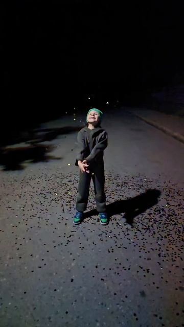 Хлопушки всегда нужны)