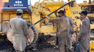 Бульдозер Caterpillar. Восстановление. Пакистан