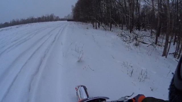 Kayo K1 250mx зимой на эндуро по полю.