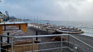 в центре города НУдист, не надо ходить в это кафе