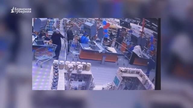 БГ.В Брянске мужчина попытался похитить из магазина игрушечную лошадь смотреть онлайн