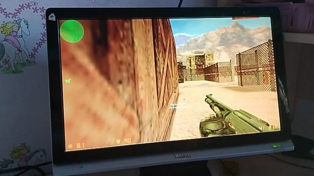 играю в CS 1.6 смотреть онлайн