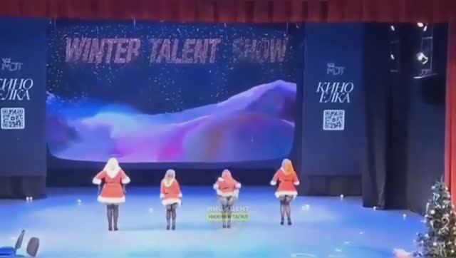 Интересный такой детский утренник в школе Нижнего Тагила 🤔 (см. закреп) смотреть онлайн