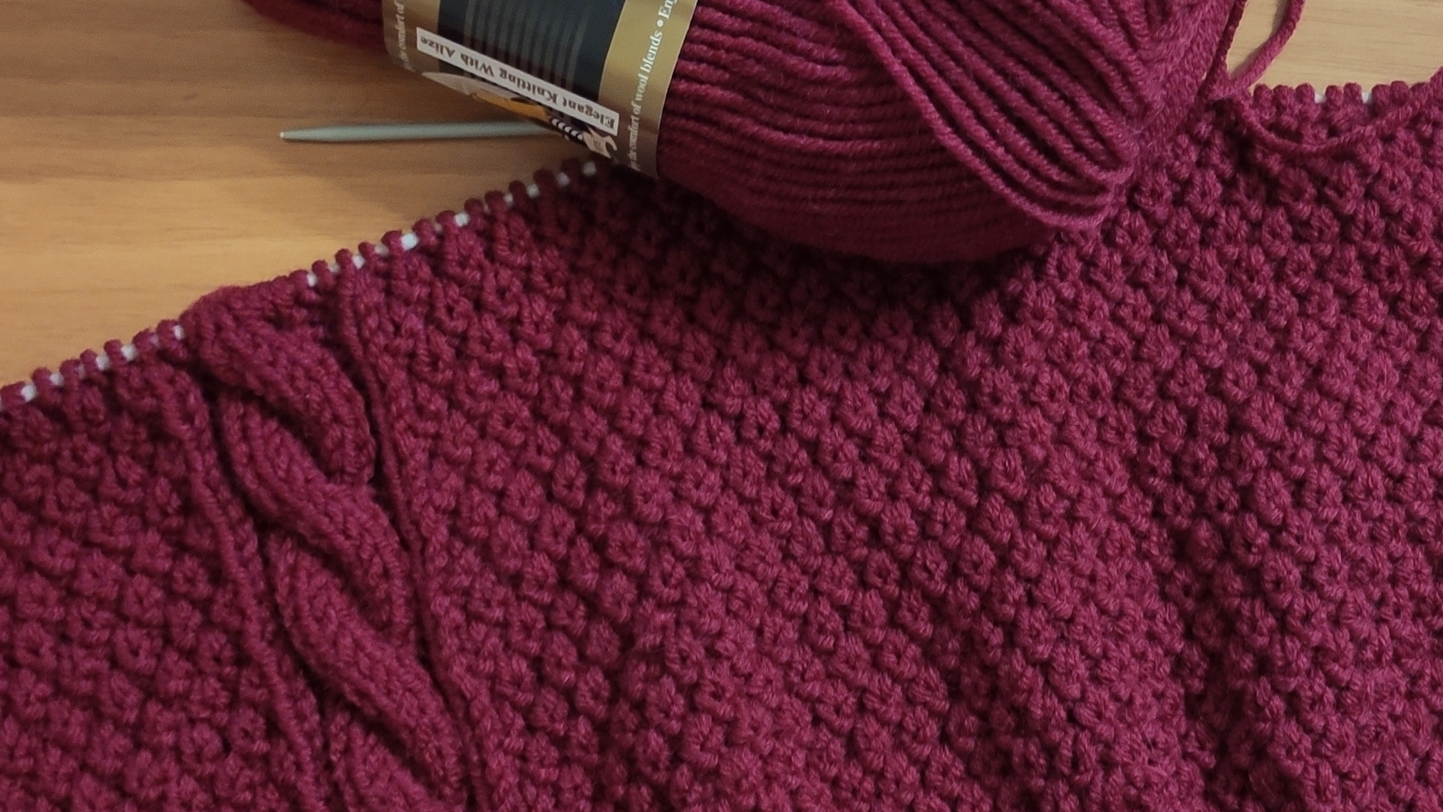 Вязала сегодня ещё и наволочку для подушки! Три процесса продвигала.